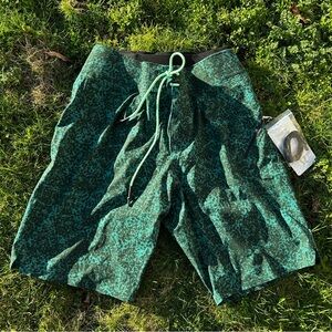 Lululemon El Current Lace-Up 11" Lined Board Swim Shorts Surf Trunks Siz…